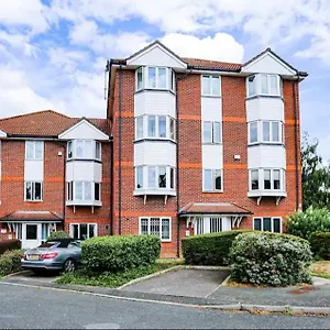 https://spacious-2-bedroom-apartment.cambridgehotelsuk.com